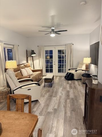 612 Hunt Avenue, Sumner, WA 98390