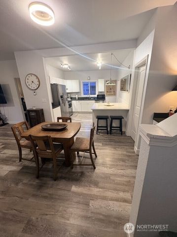 612 Hunt Avenue, Sumner, WA 98390