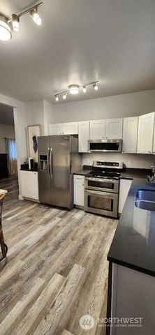 612 Hunt Avenue, Sumner, WA 98390