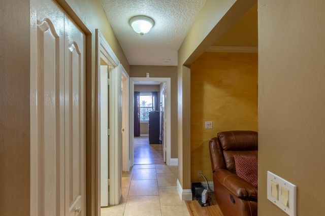 10746 Oak Bend Way, Wellington, FL 33414