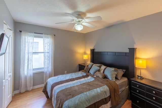 10746 Oak Bend Way, Wellington, FL 33414