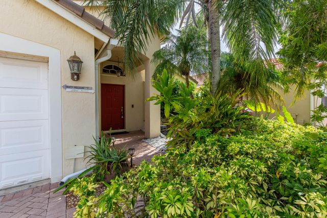 10746 Oak Bend Way, Wellington, FL 33414