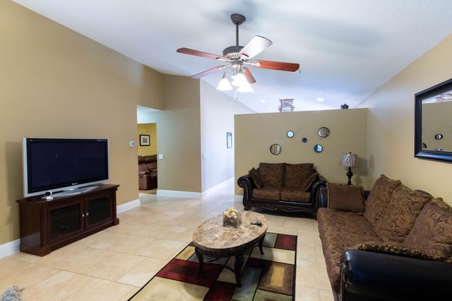 10746 Oak Bend Way, Wellington, FL 33414