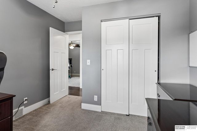 5803 S 136th Street, Omaha, NE 68137