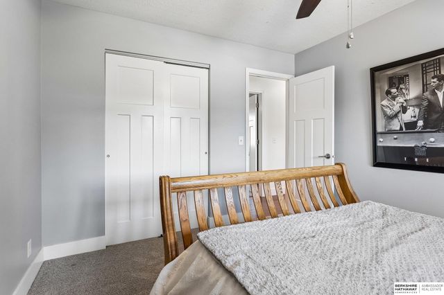 5803 S 136th Street, Omaha, NE 68137