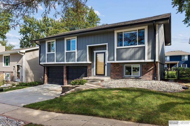 5803 S 136th Street, Omaha, NE 68137
