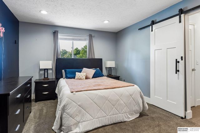 5803 S 136th Street, Omaha, NE 68137