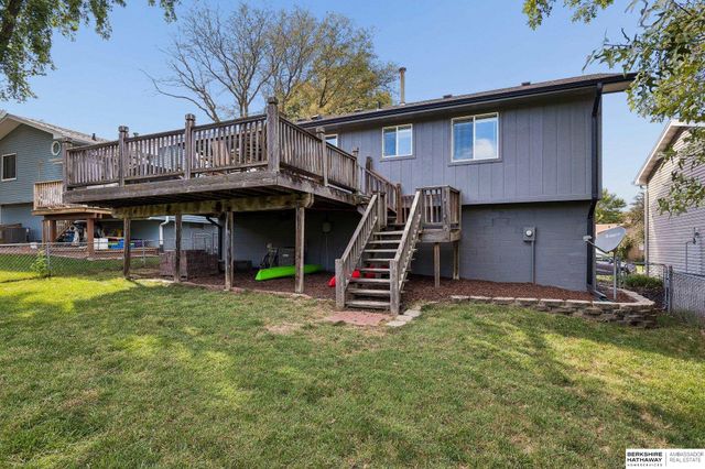 5803 S 136th Street, Omaha, NE 68137