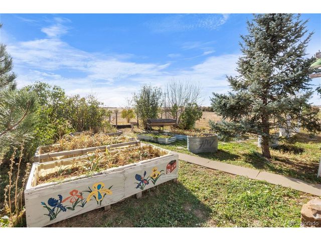 55580 E 39th Ave, Strasburg, CO 80136