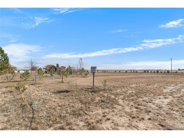 55580 E 39th Ave, Strasburg, CO 80136