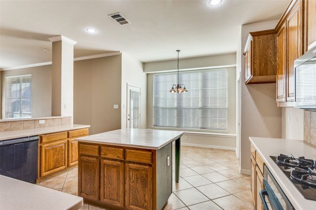 1710 Almond Drive, Mansfield, TX 76063