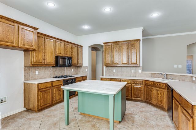 1710 Almond Drive, Mansfield, TX 76063