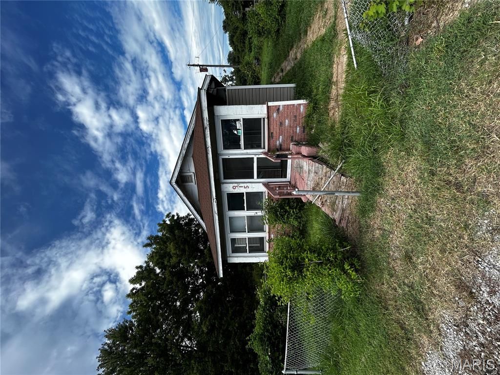 915 Sycamore Street, East St Louis, IL 62201
