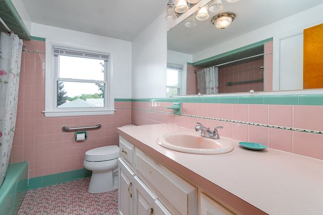 14 Gray Street, North Providence, RI 02904