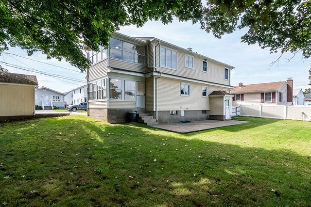 14 Gray Street, North Providence, RI 02904