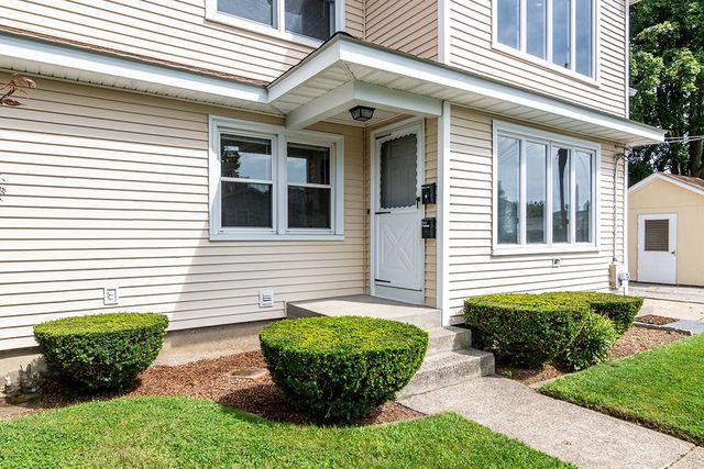 14 Gray Street, North Providence, RI 02904