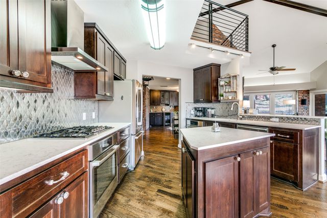 26 Horseshoe Drive, Highland Village, TX 75077