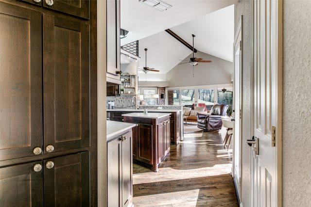 26 Horseshoe Drive, Highland Village, TX 75077