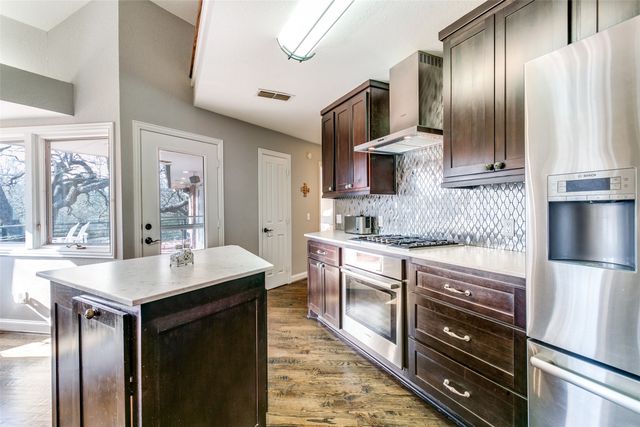 26 Horseshoe Drive, Highland Village, TX 75077