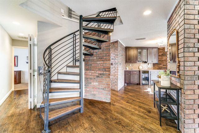 26 Horseshoe Drive, Highland Village, TX 75077