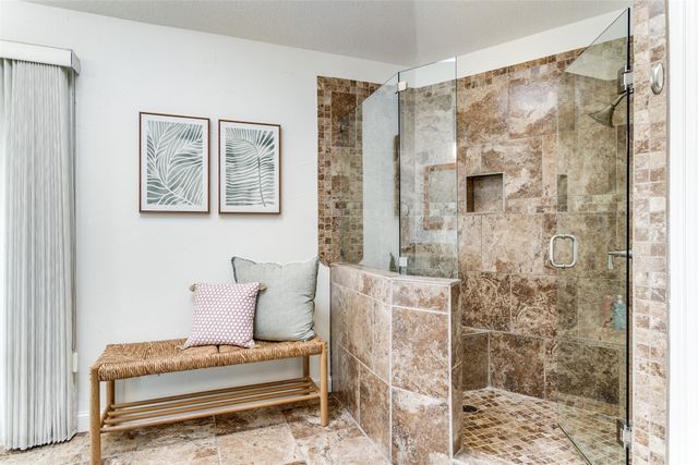 26 Horseshoe Drive, Highland Village, TX 75077