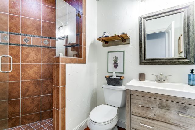 26 Horseshoe Drive, Highland Village, TX 75077