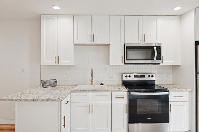 26 Horseshoe Drive, Highland Village, TX 75077