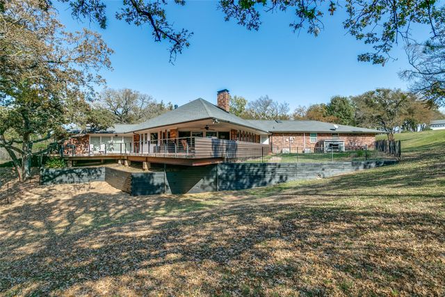 26 Horseshoe Drive, Highland Village, TX 75077