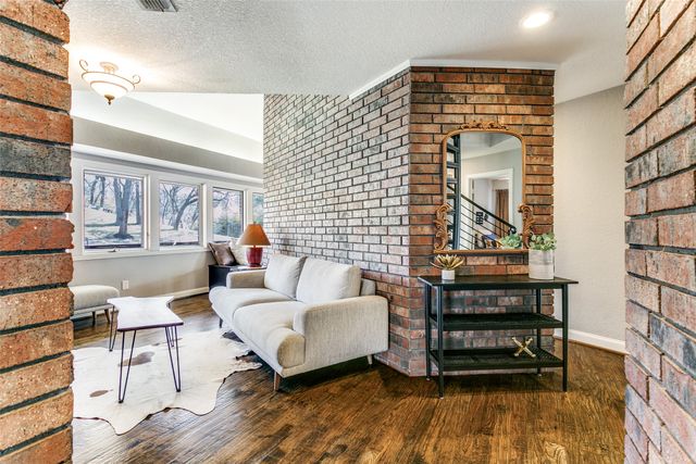 26 Horseshoe Drive, Highland Village, TX 75077