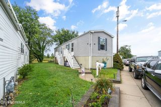32 Bayshore Mobile Mnr, Hazlet, NJ 07730