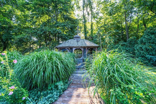 187 Oak Street, Medford, NY 11763