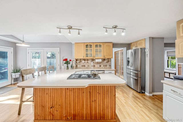 187 Oak Street, Medford, NY 11763