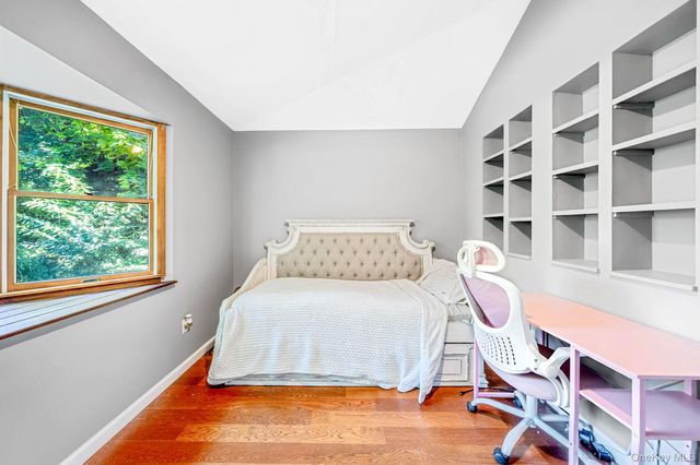 187 Oak Street, Medford, NY 11763