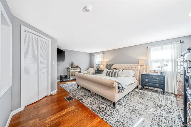 187 Oak Street, Medford, NY 11763
