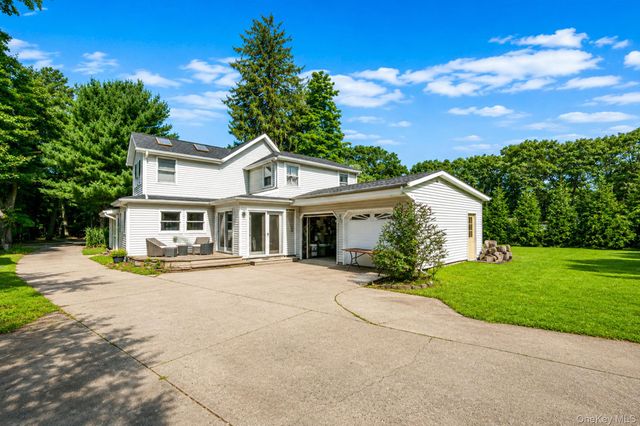 187 Oak Street, Medford, NY 11763
