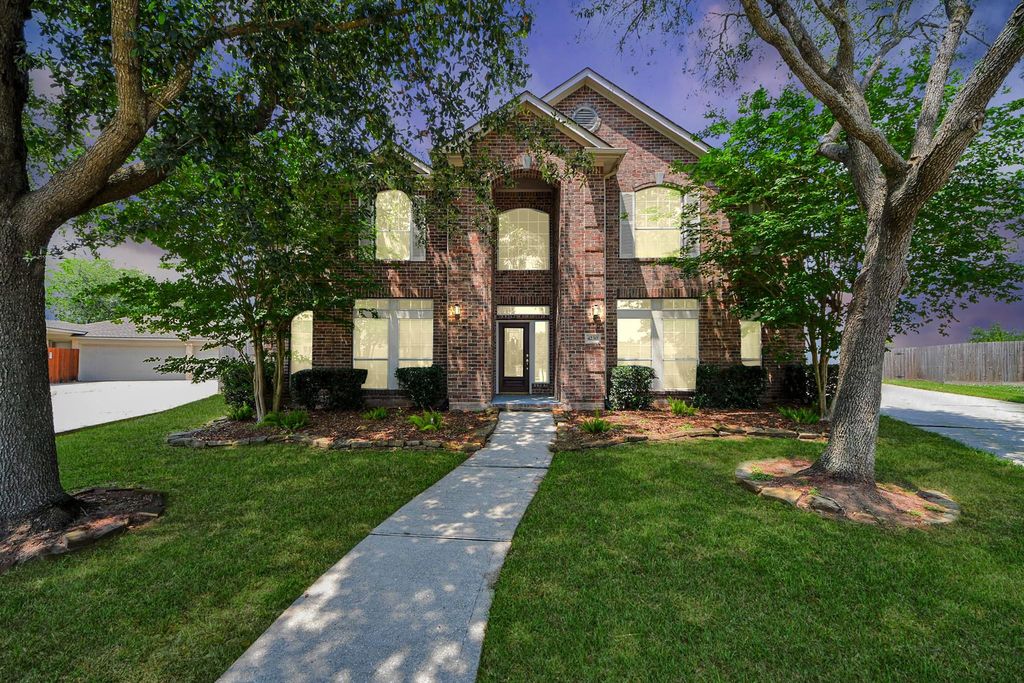 4230 Waterwood Drive, Baytown, TX 77521