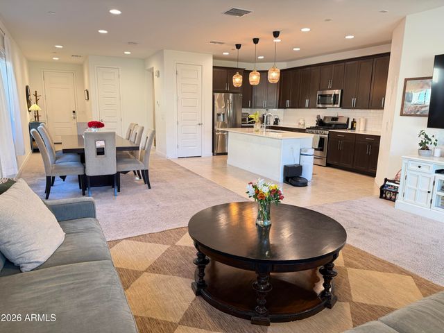 9636 E Twinkle Circle, Mesa, AZ 85212