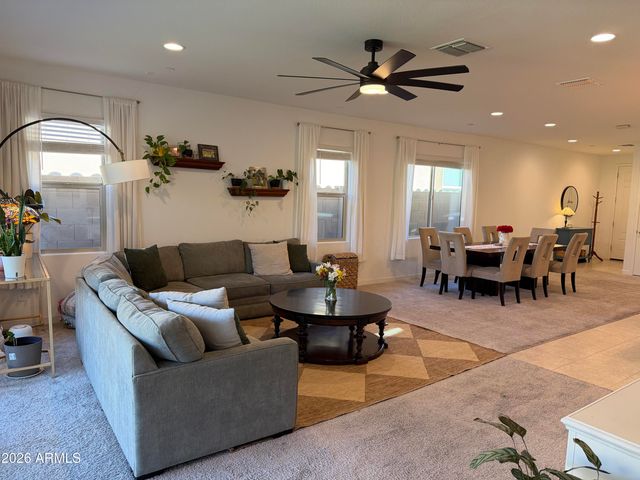 9636 E Twinkle Circle, Mesa, AZ 85212