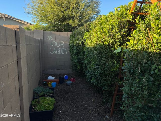 9636 E Twinkle Circle, Mesa, AZ 85212