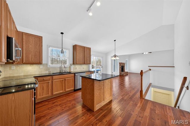 1631 Fairway Valley Drive, Wentzville, MO 63385