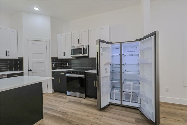 609 N Getzendaner Avenue, Waxahachie, TX 75165
