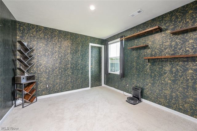 1112 Hidden Lake Boulevard, Akron, OH 44312