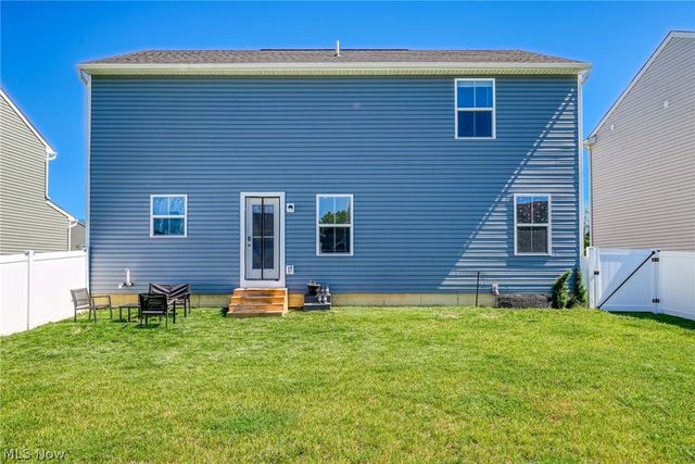 1112 Hidden Lake Boulevard, Akron, OH 44312