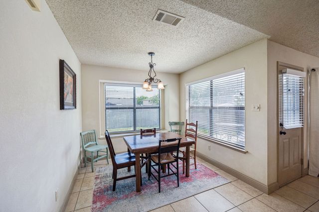 6560 Meadowlark Lane E, Watauga, TX 76148