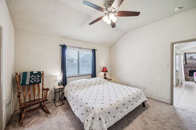 6560 Meadowlark Lane E, Watauga, TX 76148