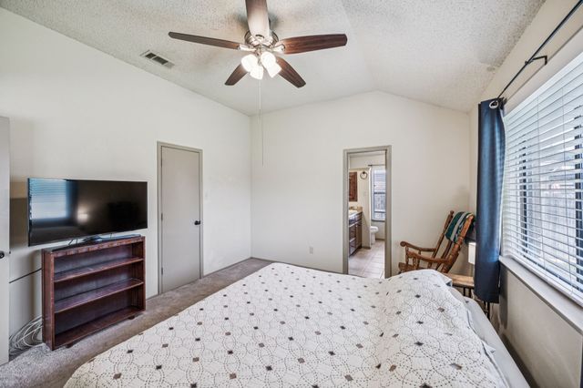 6560 Meadowlark Lane E, Watauga, TX 76148
