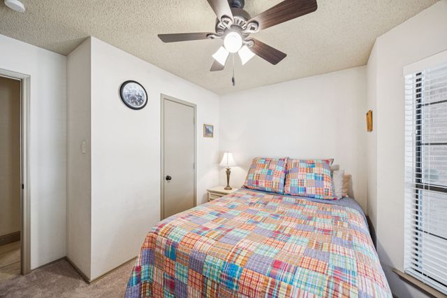 6560 Meadowlark Lane E, Watauga, TX 76148
