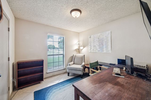 6560 Meadowlark Lane E, Watauga, TX 76148