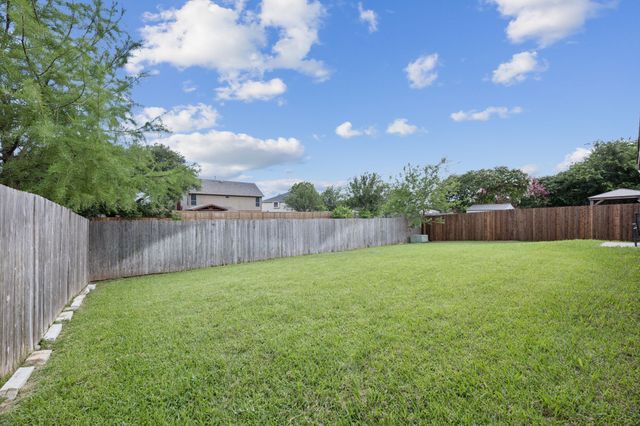 6560 Meadowlark Lane E, Watauga, TX 76148
