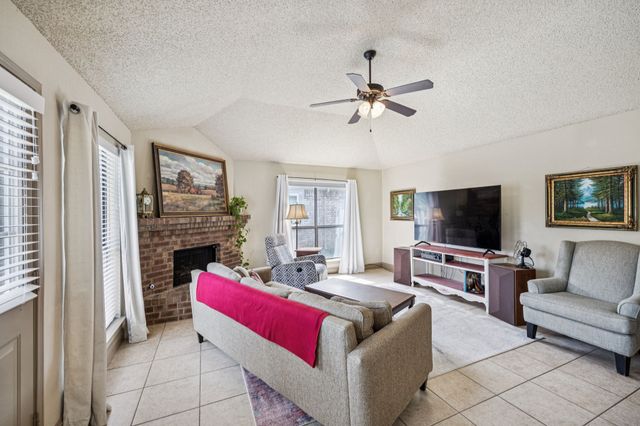 6560 Meadowlark Lane E, Watauga, TX 76148